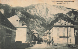 Bourg D'oisans * La Grand Rue Du Village * Café MODERNE - Bourg-d'Oisans