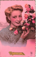 FANTAISIE - Femme - Gelukkige Verjaardag - Femme Avec Un Bouquet De Fleurs - Carte Postale Ancienne - Women