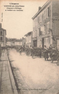 MILITARIA - Vienne Le Chateau - Chasseurs D'Afrique Se Rendant Aux Tranchées - Animé - Carte Postale Ancienne - Weltkrieg 1914-18