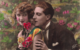 COUPLE - Un Homme Embrassant La Joue De Sa Femme - Fotocelere - Colorisé - Carte Postale Ancienne - Couples