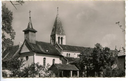 CPSM Dentelée 9 X 14  Isère SAINT ANDRE LE GAZ  L'Eglise Et Le Couvent - Saint-André-le-Gaz