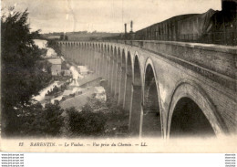 D76  BARENTIN  Le Viaduc - Vue Prise Du Chemin ................ ( Avec Train ) - Barentin