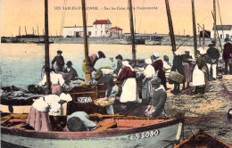 FRANCE - Les Sables D'olonne - Sur Les Cales De La Poissonnerie - Pecheurs - Carte Postale Ancienne - Autres & Non Classés