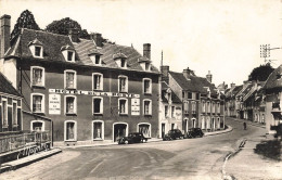 Remalard * Rue Et Façade De L'hôtel De La Poste * Automobile Voiture Ancienne Citroën Traction - Remalard