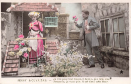 COUPLE - Jenny L'ouvrière  - Un Homme Lui Offrant Une Fleur - Carte Postale Ancienne - Paare