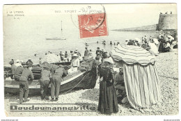 CPA - 76 - YPORT - Cabine De Plage Et Barques De Pêcheurs - Yport