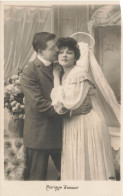 NOCES - Mariage D'amour - Photo D'un Couple De Jeunes Mariés - Couple Amoureux  - Carte Postale Ancienne - Paare