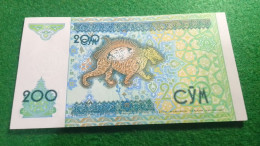 ÖZBEKİSTAN--   200    SOM        UNC - Uzbekistán