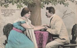 COUPLE - Son Coeur Bat Comme Un Tambour - Déjeuner à L'ombre D'un Arbre - Carte Postale Ancienne - Paare