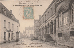 Le Merlerault  (61 - Orne) La Halle Et La Rue De Sées - Le Merlerault