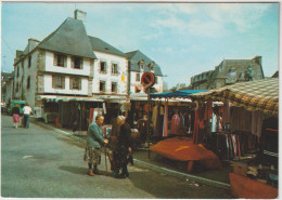 LESNEVEN  LA PLACE DU MARCHE - Lesneven