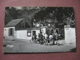 CPA PHOTO 77 BOISSY LA RIVIERE Auberge Internationale De L'Epi D'Or 1950 ANIMEE Dont Vélo - Boissy-la-Rivière