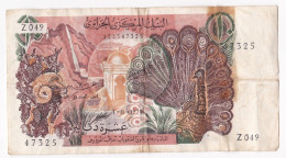 Algerie. 10 Dinars 1.11.1970 , Alphabet Z049 N° 47325 . Billet Ayant Circulé Et Déchiré  - Algérie