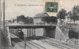 Colombes          92       Le Pont De La Puce . Train.   . Café Restaurant Félix   N°15       (voir Scan) - Colombes