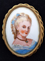 BIJOUX - Broche En Porcelaine De Limoges - Signée Au Dos - Portrait Coloré D'une Jeune Femme - Brooches