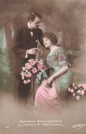 COUPLE - Soyez Aussi Bonne Que Belle - Couple Avec Des Roses - Carte Postale Ancienne - Couples