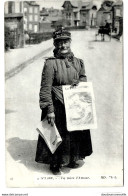 CPA - 76 - DUCLAIR - Vendeuse De Journaux De Rue - Le Petit Parisien - Presse   ***BELLE CARTE*** - Duclair