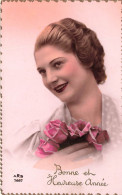 FANTAISIE - Femme - Bonne Et Heureuse Année - Femme Avec Des Roses - ARS - Carte Postale Ancienne - Women