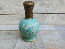 Ancienne Lampe Berger Turquoise Décor Fleurs Marque Couleuvre - Verre & Cristal