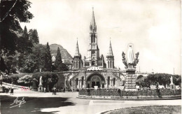 FRANCE - Lourdes - La Basilique Et La Vierge Couronnée - Ed ANFA - Carte Postale Ancienne - Lourdes