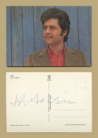 Joe Dassin (1938-1980) - Jolie Photo-carte Signée En Personne Au Verso - Singers & Musicians