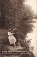 COUPLE - A L'aube De L'amour, C'est Un Enchantement - Couple Au Bord D'un Lac - A NOYER - Carte Postale Ancienne - Couples