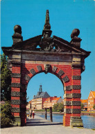 Emden - Stadtor Und Rathaus - Emden