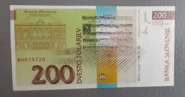 Slovenia 200 Tolarjev 2001 Prefix RH UNC - Slowenien