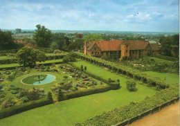 Hattfied House    Old Palace And Gardens   " Home Of The Marquess Of Salisbury " - Hertfordshire