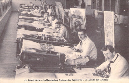 FRANCE - Beauvais - La Manufacture Nationale Des Tapisseries - Un Atelier Des Artistes - Carte Postale Ancienne - Beauvais