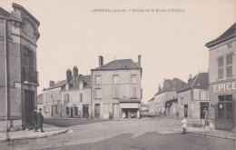 JARGEAU --Entrée De La Route D'Orléans  (petite Animation,commerces  )---beau Plan ......... Pas Très Courante.......... - Jargeau