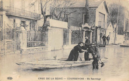 Courbevoie       92       Inondation 1910. Un Sauvetage            (Voir Scan) - Courbevoie