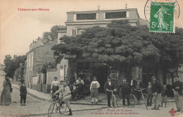 Villiers Sur Marne * 1908 * Place De La Gare à L'angle De La Rue De La Station * Café Vins Absinthe DUQU... - Villiers Sur Marne