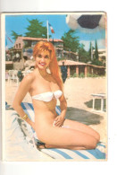 EROTIQUE - JEUNE FEMME DENUDEE SUR UNE PLAGE - Pin-Ups