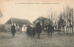 La Chapelle * Passage De Prisonniers Allemands * Ww1 Guerre 14/18 War * Boches - Andere & Zonder Classificatie