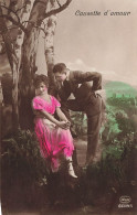 COUPLE - Causette D'amour - Un Homme Penché Sur Une Femme - Discussion Intime - Carte Postale Ancienne - Coppie