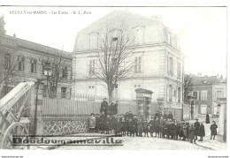 CPA - 93 - NEUILLY SUR MARNE - Les Petits Elèves Devant Les Ecoles - Enseignement - Education Nationale - Neuilly Sur Marne