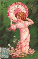 FÊTES ET VOEUX - Nouvel An - Un Enfant Décorant L'horloge Avec Des Fleurs - Colorisé - Carte Postale Ancienne - Nouvel An