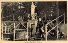 BELGIQUE - Sprimont - Banneux Notre Dame - La Source - Femme Puisant De L'eau - Carte Postale Ancienne - Sprimont