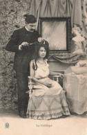 METIERS - Le Coiffeur En Plein Travail - Carte Postale Ancienne - Sonstige & Ohne Zuordnung