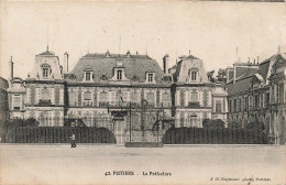 FRANCE - Poitiers - La Préfecture - Portail En Fer Forgé - Carte Postale Ancienne - Poitiers
