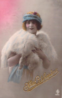 ST CATHERINE - Femme Avec Une Fourrure Blanche - Carte Postale Ancienne - Santa Caterina