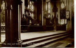 YORKS - LEEDS - PARISH CHURCH - THE ALTAR AND SAXON CROSS RP Y3989 - Leeds