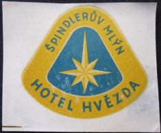 HOTEL CEDOK SPINDLERUV MLYN HVEZDA CSSR CZECH BULGARIA CROATIA POLAND LUGGAGE LABEL ETIQUETTE AUFKLEBER DECAL STICKER - Etiquetas De Hotel