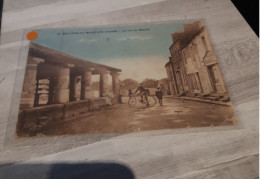 Carte  Postale  N46  MOUTIERS -LES-MAUXFAITS    Un Coin Du Marché - Moutiers Les Mauxfaits