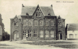 Dhuy Prés D'eghezée  Ecole Communale  Pinon Vezin  - Eghezee