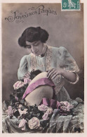 Joyeuses Pâques --1909-- Femme Avec Fleurs ,  Jolie Robe Et Oeuf ...(animée) ..............à Saisir - Pâques