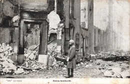 FRANCE - Reims - Reims Bombardé - Ruines D'un Bâtiment - Soldat Debout Dans Les Décombres - Carte Postale Ancienne - Reims
