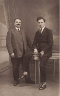 CARTE PHOTO - Père Et Fils - Carte Postale Ancienne - Photographs