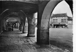 Montpezat-de-Quercy Les Couverts Quincaillerie Voiture Peugeot 404 - Montpezat De Quercy